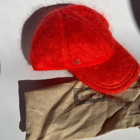 NWT Authentic Gucci Mohair Red Adjustable Hat - Picture 1 of 4